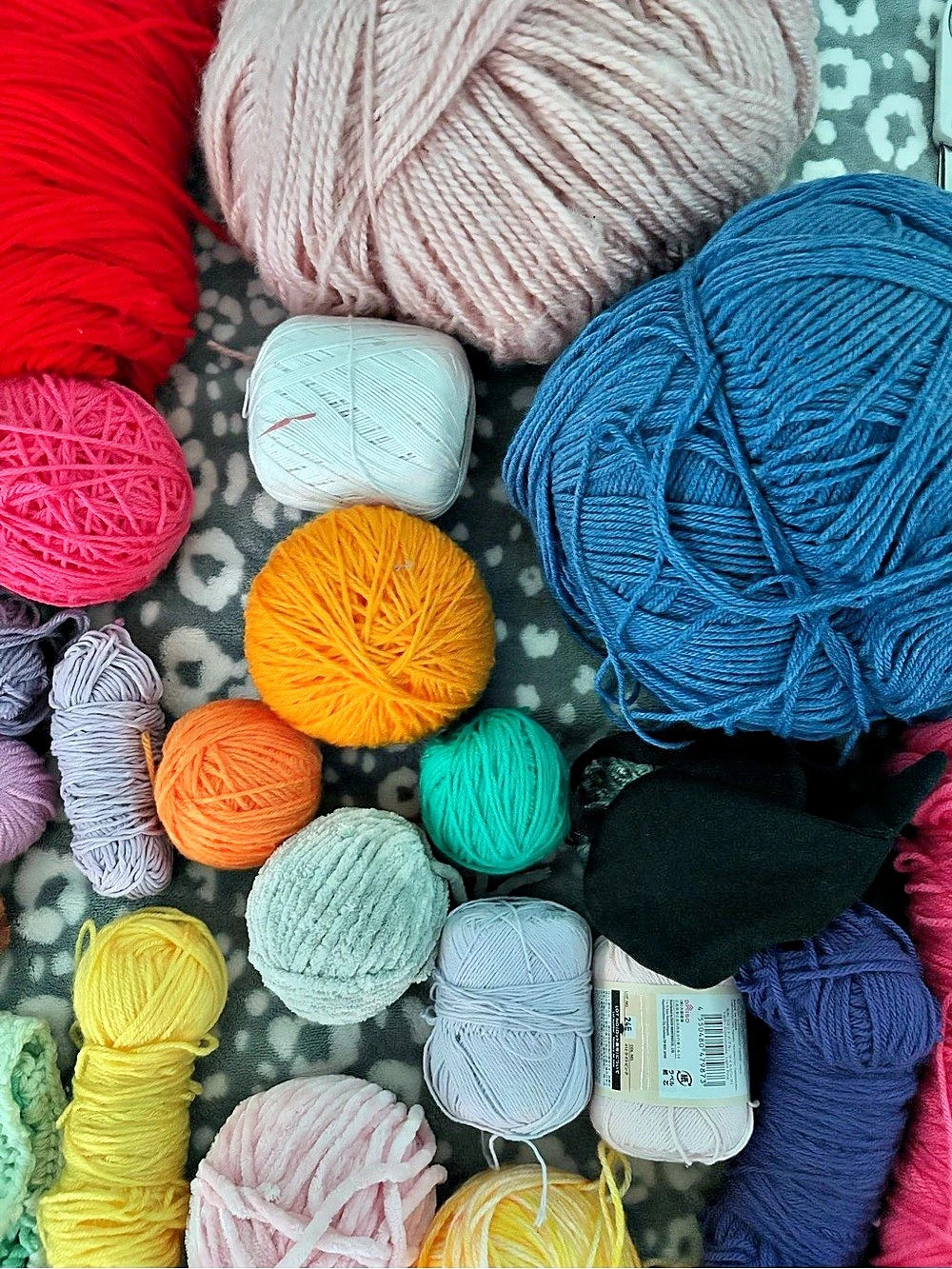 Multicolor Yarn Craft Lot - Picture 13 of 16